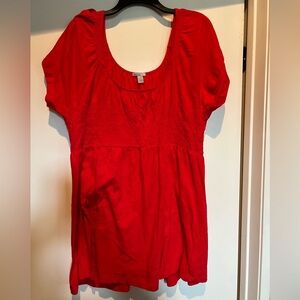 Excellent condition/never worn Old Navy red babydoll top. Size XXL.